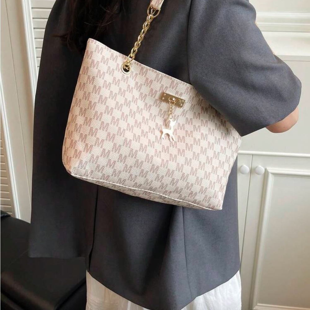 ⚠️Clearance Patterned Chain Shoulder Tote Bag With Gold Accents - Picture 2 of 9